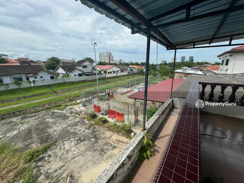 For Rent - Commercial bungalow at Taman Melodies