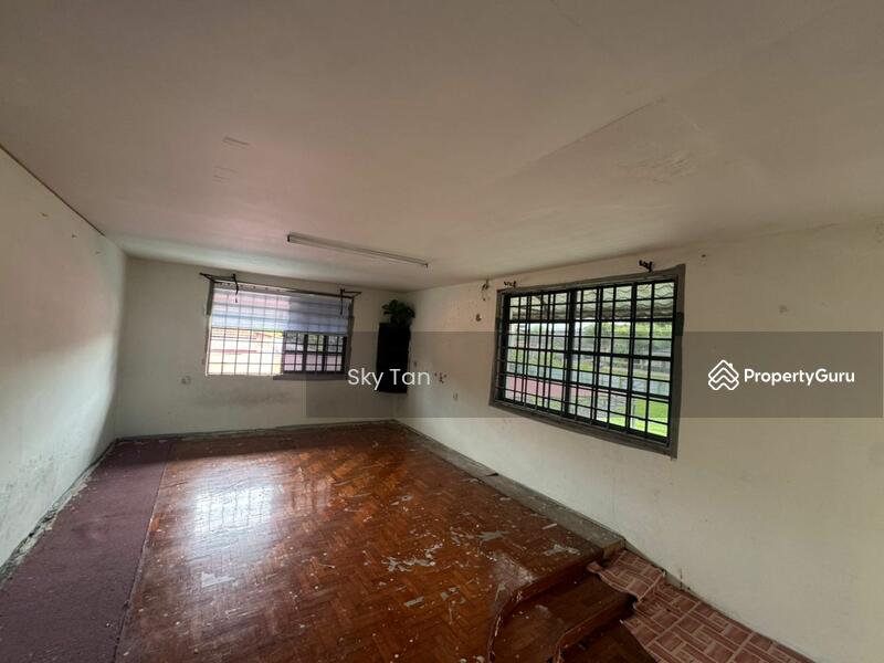 For Rent - Commercial bungalow at Taman Melodies