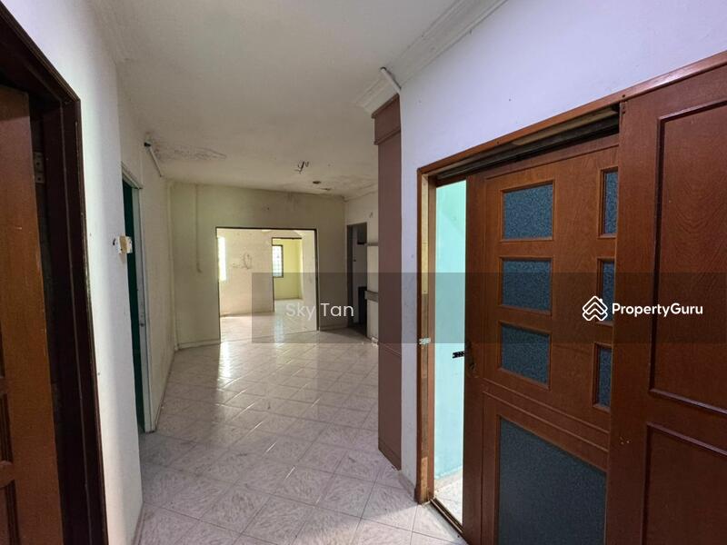 For Rent - Commercial bungalow at Taman Melodies