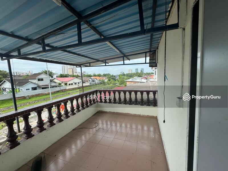 For Rent - Commercial bungalow at Taman Melodies