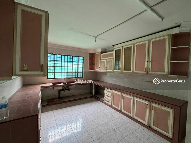 For Rent - Commercial bungalow at Taman Melodies