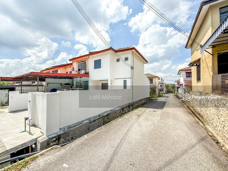 For Sale - Taman Bakawali Bukit Sentosa Double Storey Terrace House For Sale End Lot