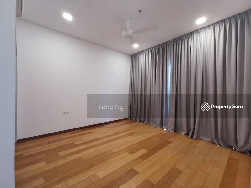 For Sale - Plaza Arkadia