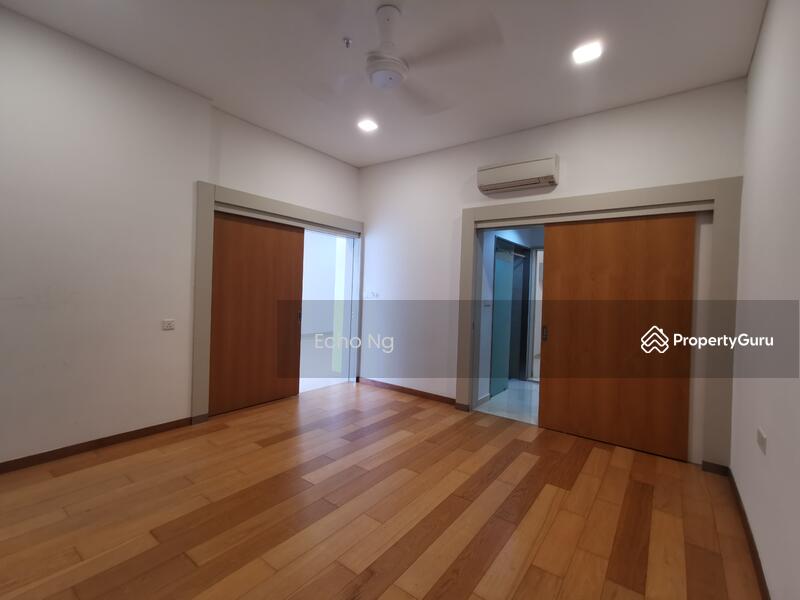 For Sale - Plaza Arkadia
