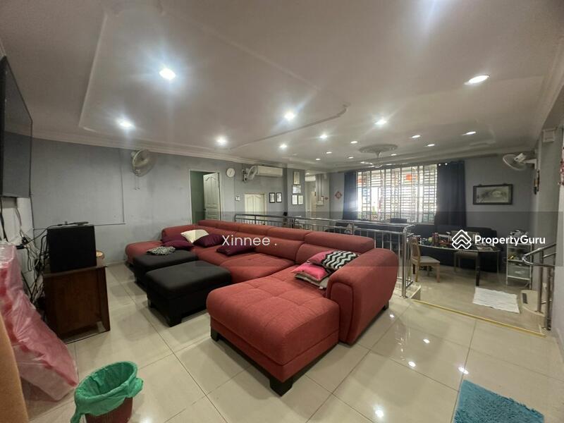 For Sale - Reservoir Crescent 3 Storey Semi D