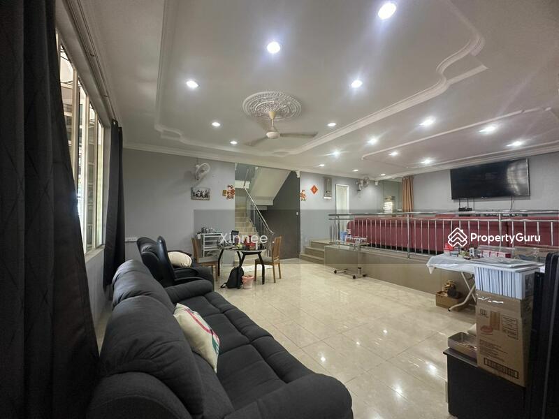 For Sale - Reservoir Crescent 3 Storey Semi D