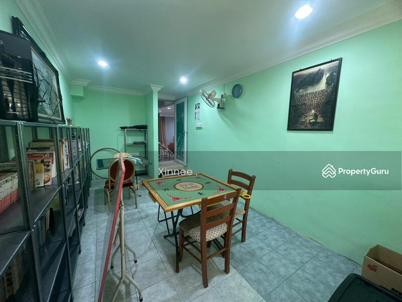 For Sale - Reservoir Crescent 3 Storey Semi D
