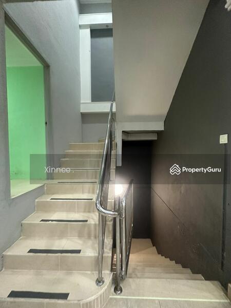 For Sale - Reservoir Crescent 3 Storey Semi D