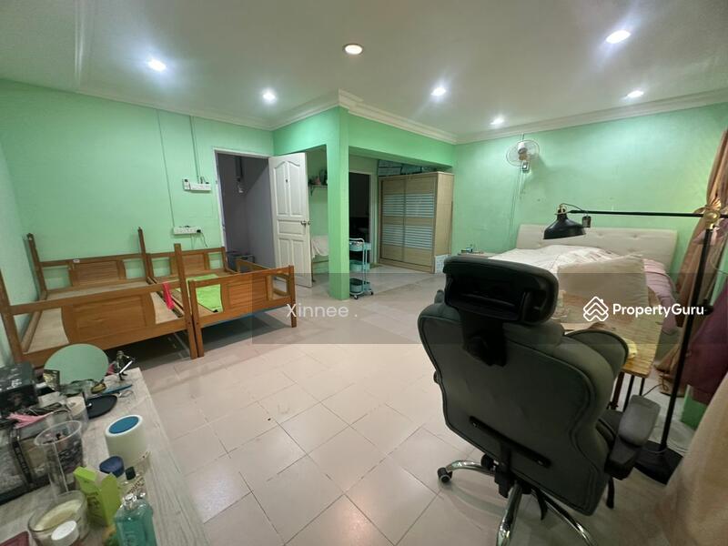 For Sale - Reservoir Crescent 3 Storey Semi D