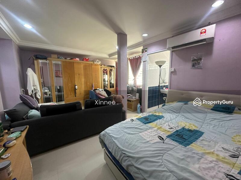 For Sale - Reservoir Crescent 3 Storey Semi D