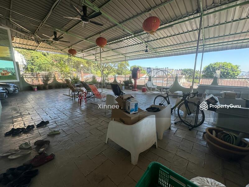 For Sale - Reservoir Crescent 3 Storey Semi D