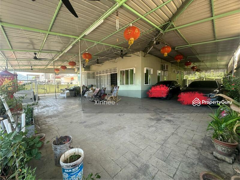 For Sale - Reservoir Crescent 3 Storey Semi D