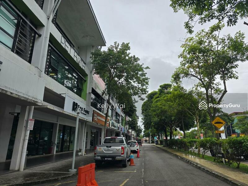 For Sale - Pusat Komersial Bayu Tasek @ Persiaran Southkey 3 Storey Shop Office For Sale