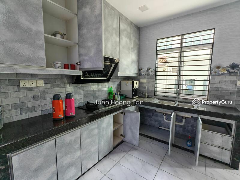 Untuk Disewa - 2-storey Terrace House at Bandar Baru Puncak Alam
