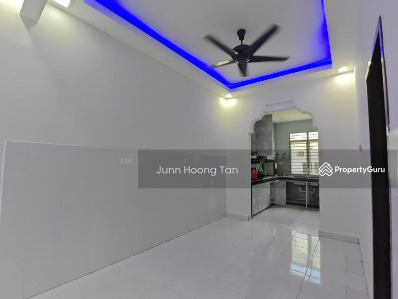 Untuk Disewa - 2-storey Terrace House at Bandar Baru Puncak Alam