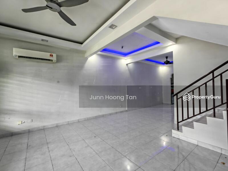 Untuk Disewa - 2-storey Terrace House at Bandar Baru Puncak Alam