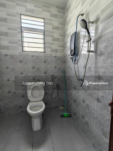 Untuk Disewa - 2-storey Terrace House at Bandar Baru Puncak Alam