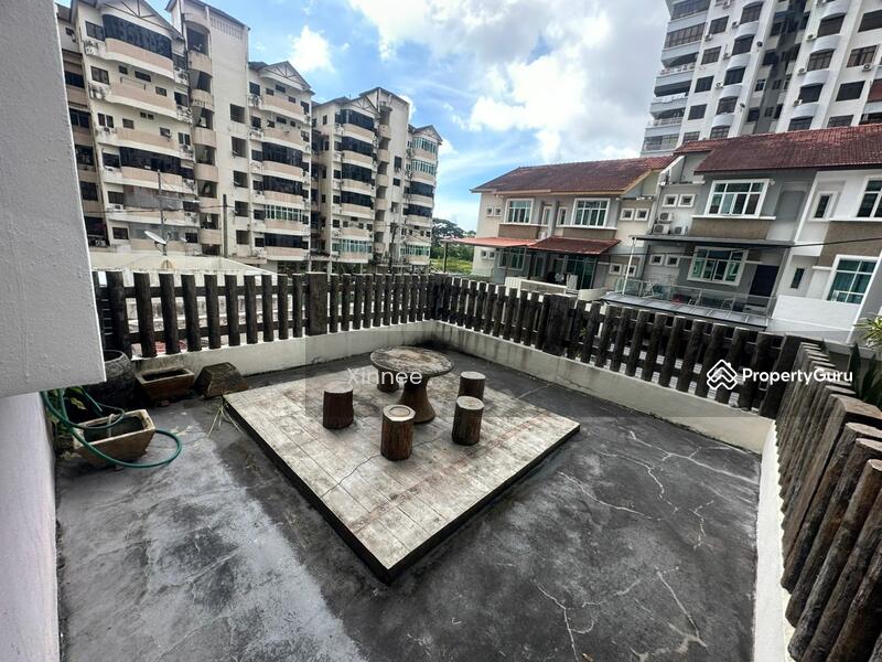 Untuk Dijual - Greenlane Triple Storey Terrace