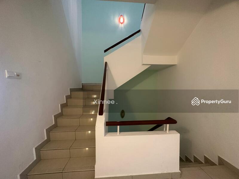 Untuk Dijual - Greenlane Triple Storey Terrace