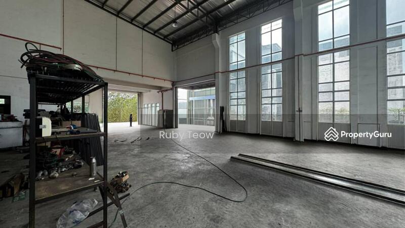 Untuk Dijual - Taman Pasir Putih – 1 Storey Semi-Detached Factory with Office for Sale