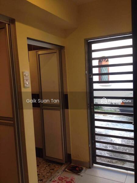 For Sale - 1.5-storey Terraced House at Fettes Park
