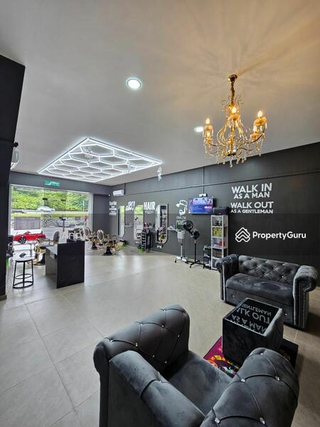 Untuk Dijual - Pulai Hijauan ( Unblock View / Facing Main Road ) Double Storey Shop Lot