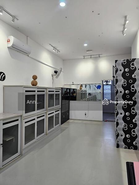 Untuk Dijual - Pulai Hijauan ( Unblock View / Facing Main Road ) Double Storey Shop Lot