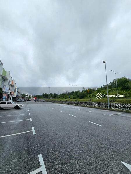 Untuk Dijual - Pulai Hijauan ( Unblock View / Facing Main Road ) Double Storey Shop Lot