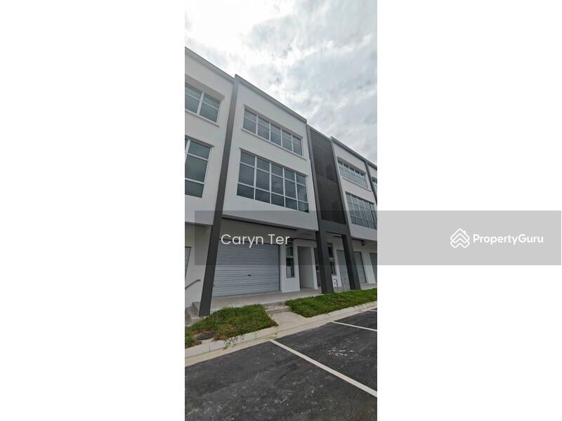 For Rent - Summit Commercial Hub ( Facing Main Road ) 3 Storey Shop ( Corner Lot / Whole Block )