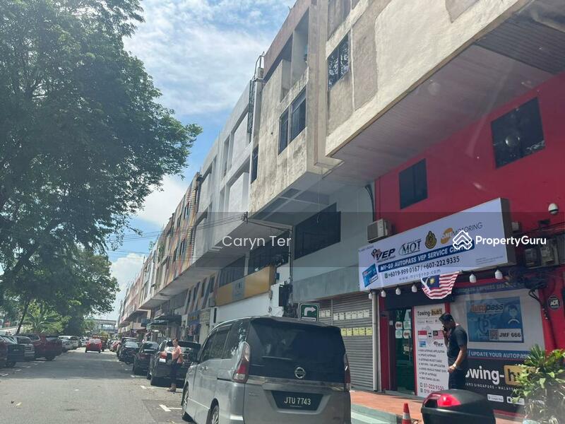 Untuk Dijual - JB Town Wadihana ( 4 Blocks Adjoining Unit ) 4-Storey Shoplot