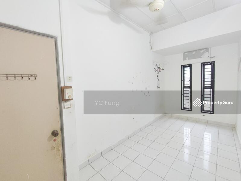For Sale - Taman Molek