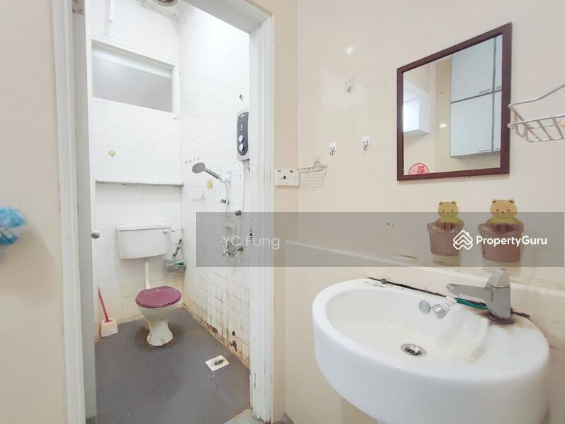 For Sale - Taman Molek