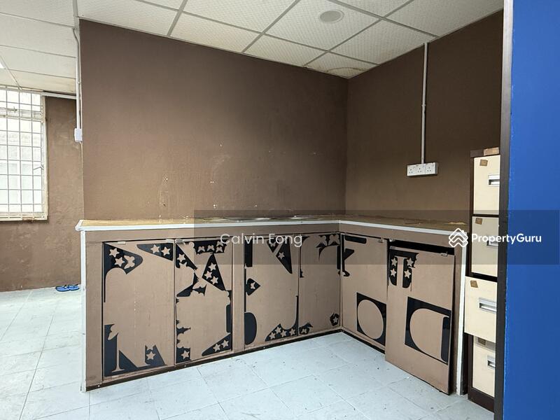 1st floor pantry 