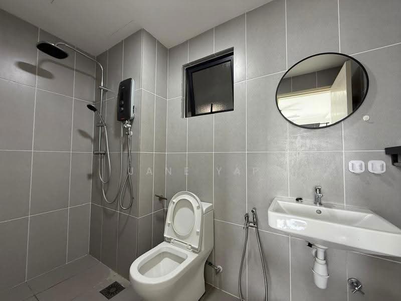 Kediaman Servis untuk Disewa di Damai Residence - Jane Yap - Bathroom - PropertyGuru.com.my