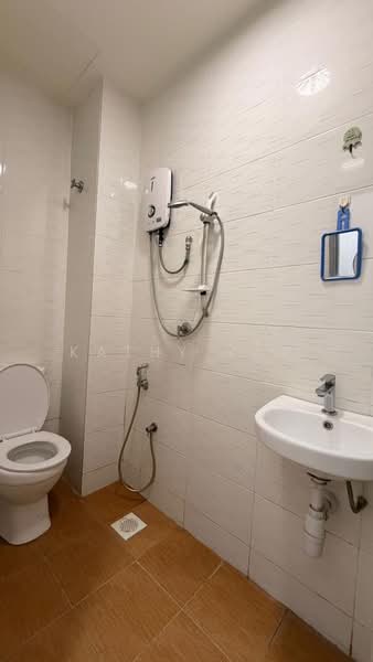 Servis Apartment untuk Disewa di Ayuman Suites - Kathy Yap - Bathroom - PropertyGuru.com.my