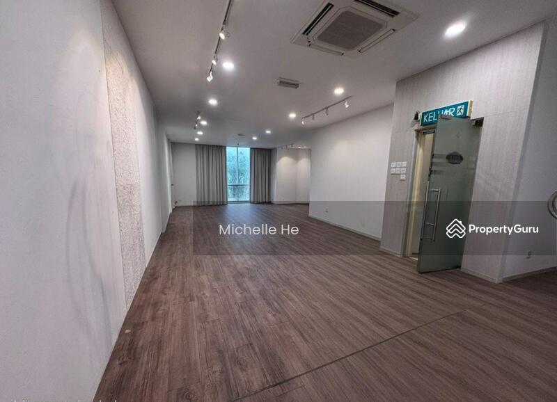 For Rent - Mount Austin/ 1st Floor Shop/ For Rent