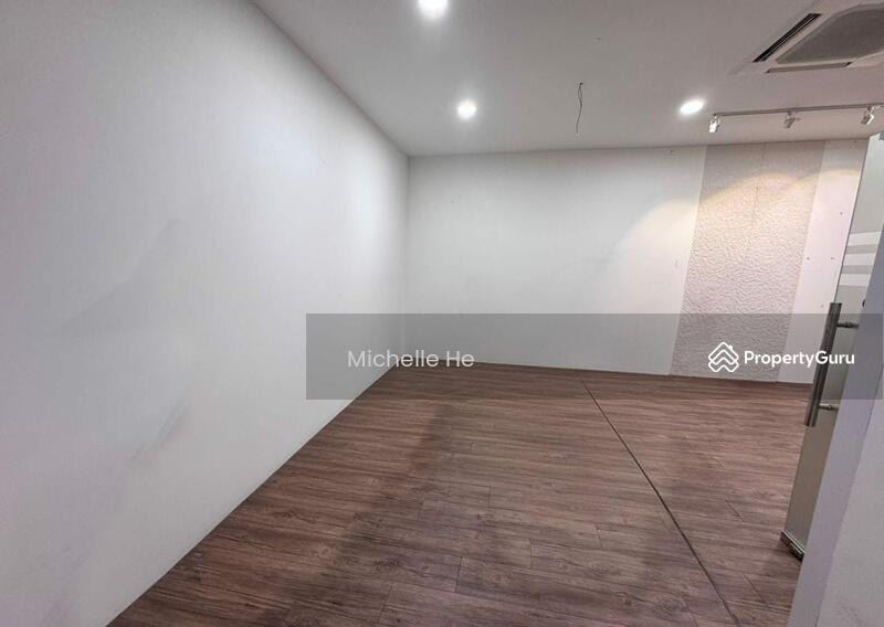 For Rent - Mount Austin/ 1st Floor Shop/ For Rent