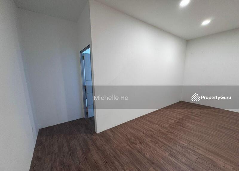 For Rent - Mount Austin/ 1st Floor Shop/ For Rent