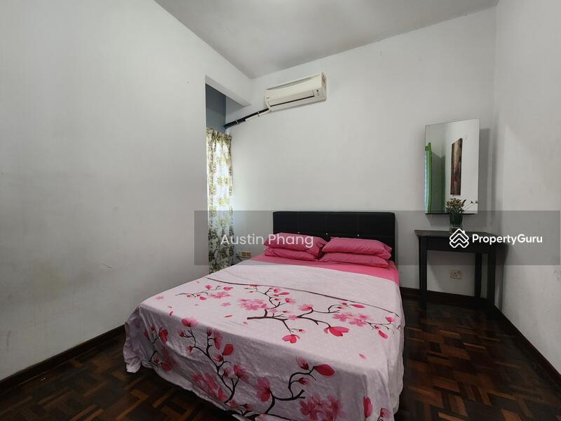 Untuk Disewa - Spanish Villa