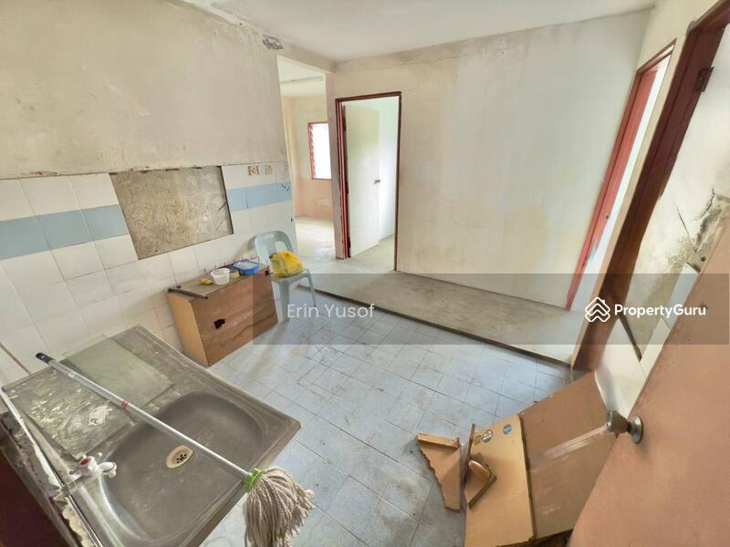 For Sale - Flat PKNS Section 7