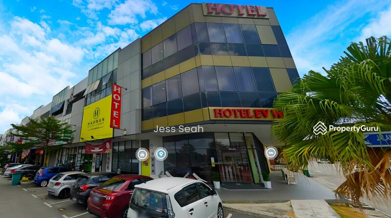 For Rent - ⭐ Corner ⭐ 2,850sf ⭐ RM7.70 psf ⭐ Best location same row with ZUS, Chagee, McDonald's, Ayam Gepuk ⭐