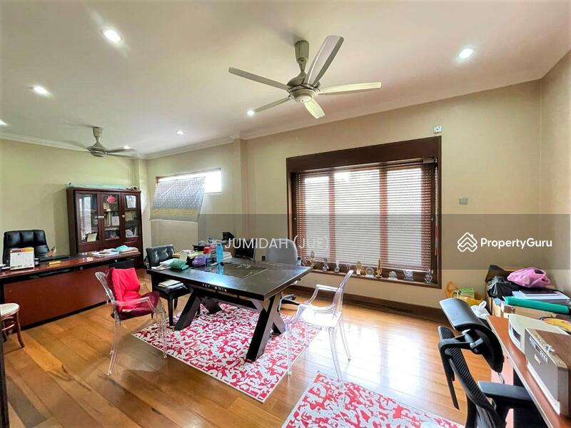 Seksyen 9, Kota Damansara 2 Story Bungalow Fully Renovated, very clean neat and ready to move-in co