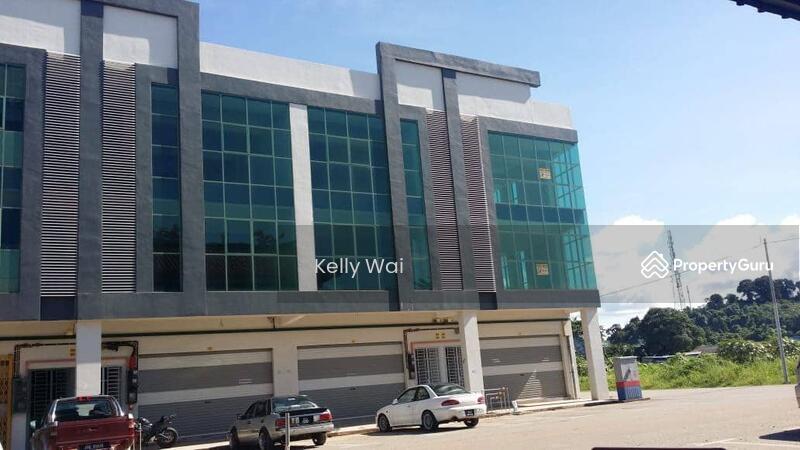 For Sale - Sungai Rengit @ Pengerang 3 Connected Units of 3 Storey Shoplots For Sale
