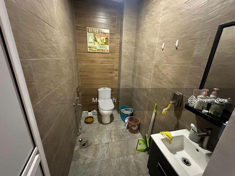 Untuk Dijual - Bukit Kempas, 2 Storey Semi D, Land 4k Sqf