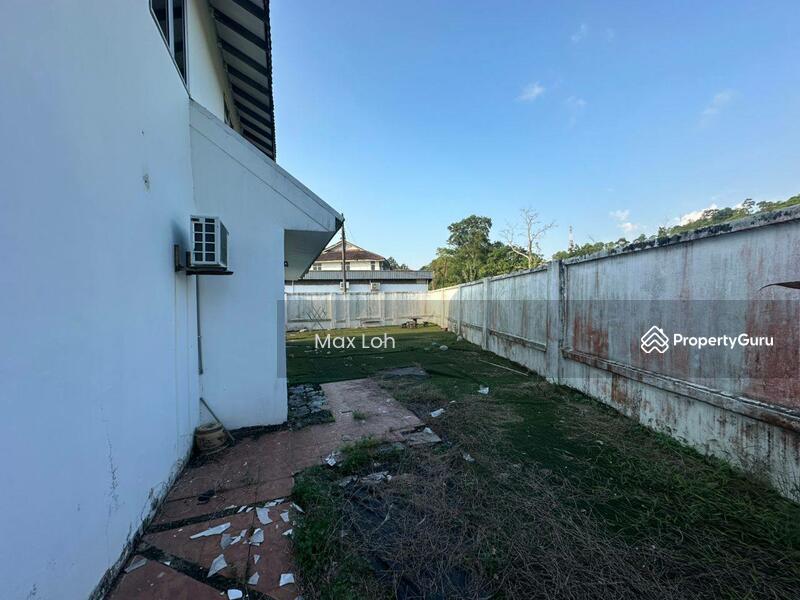 Untuk Dijual - Bukit Kempas, 2 Storey Semi D, Land 4k Sqf