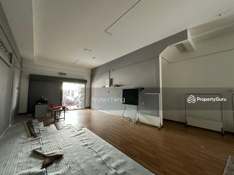 For Rent - SHOP LOY GROUND FLOOR RENT AT FARLIM SQUARE MAIN ROAD