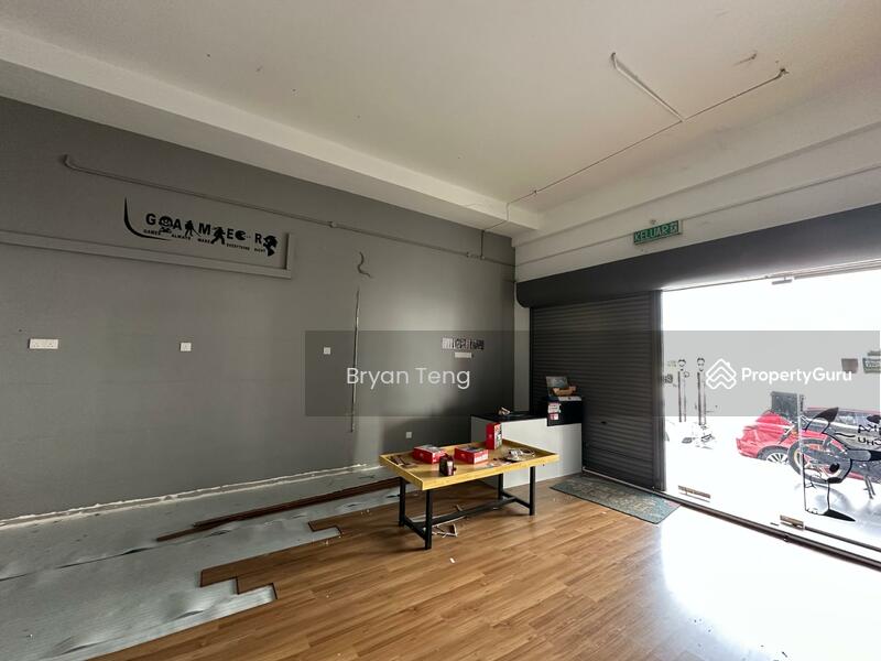 For Rent - SHOP LOY GROUND FLOOR RENT AT FARLIM SQUARE MAIN ROAD