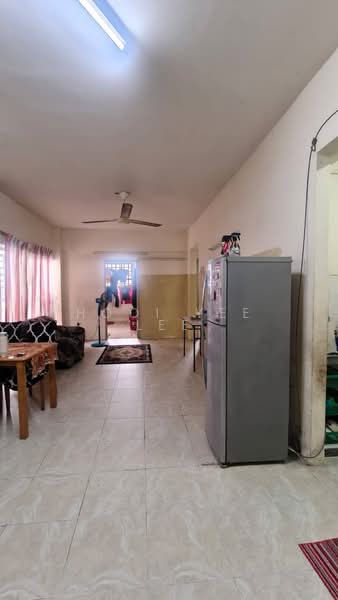 Apartment for Sale at Sri Impian Apartment - Hooi Yee Lee - Living Room - PropertyGuru.com.my