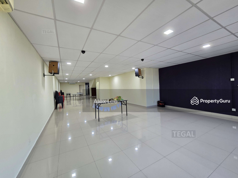 For Rent - Fully Renovated Facing Main Road Puchong Utama