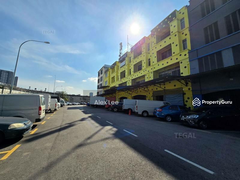 For Rent - Fully Renovated Facing Main Road Puchong Utama